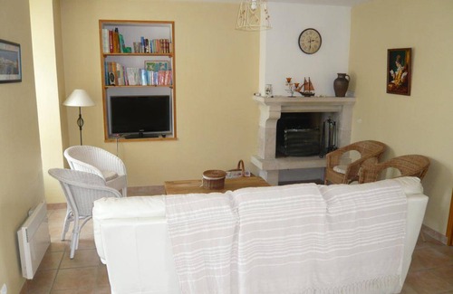 Reville House | 90 m² Gîte ∙ 3 bedrooms ∙ 6 guests