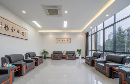 Tunxi Hotel | 90 m² Hotel ∙ 2 guests