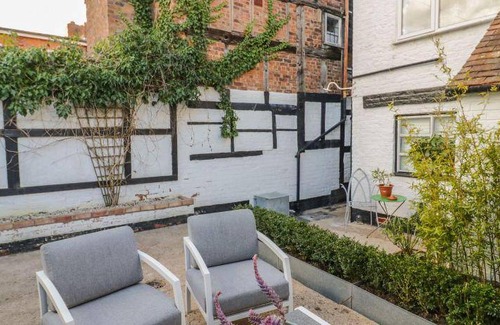Tewkesbury House | 90 m² House ∙ 1 bedroom ∙ 2 guests