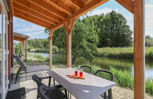 Municipality of Nissewaard House | 90 m² House ∙ 2 bedrooms ∙ 4 guests