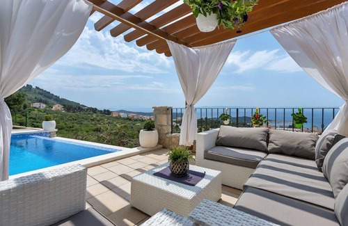 Makarska House | 90 m² House ∙ 2 bedrooms ∙ 5 guests