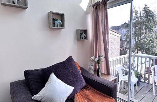 Pontypridd House | 90 m² House ∙ 3 bedrooms ∙ 7 guests