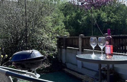 Pontypridd House | 90 m² House ∙ 3 bedrooms ∙ 7 guests