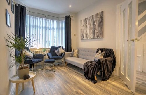 Belfast House | 90 m² House ∙ 3 bedrooms ∙ 7 guests