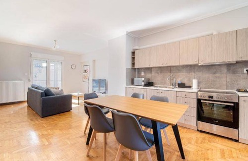 Platia Viktorias Apartment | 90 m² Serviced apartment ∙ 3 bedrooms ∙ 7 guests