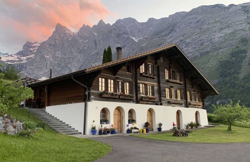 Innertkirchen Villa | 90 m² Villa ∙ 2 bedrooms ∙ 5 guests
