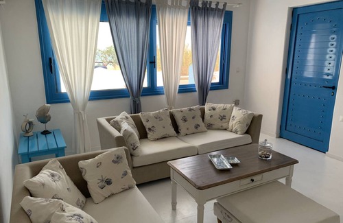 Makry Gialos Villa | 90 m² Villa ∙ 3 bedrooms ∙ 6 guests