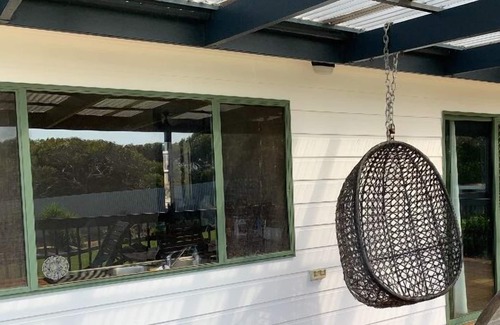 Middleton House | 90 Newell Ave Middleton *dog friendly (outside) Instagram #middletonescape