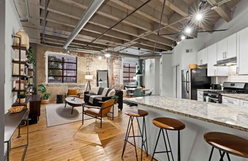 Midtown Apartment | 900 Lofts