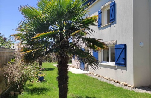 Erdeven House | 900 metres from Kerhillio beach Recent house for 6 people