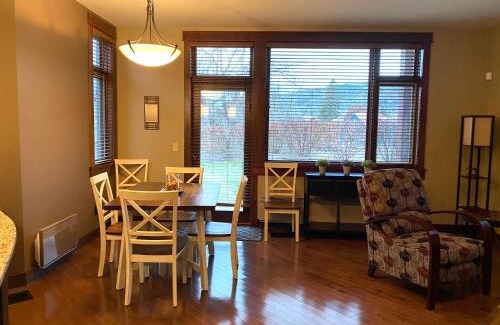 East Kootenay Apartment | 901 by Fernie Central Reservations