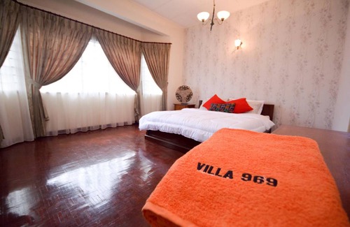 Taman Rakyat Villa | 901 m² Villa ∙ 5 bedrooms ∙ 17 guests