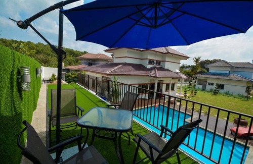 Taman Rakyat Villa | 901 m² Villa ∙ 5 bedrooms ∙ 17 guests