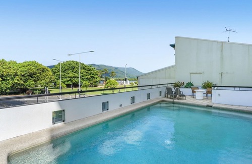 Cairns Central Business District Apartment | 903 Luxury Oceanview Penthouse Cairns City