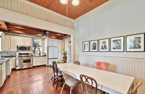 Brunswick House | 905 Seaside - Designer, Historic, Cold Plunge Pool, Pet-Friendly and King Beds