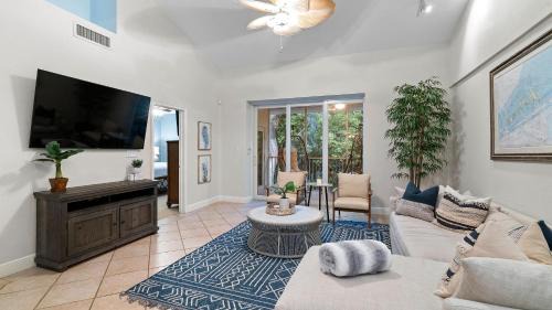 Rock Harbor Apartment | 907 Mariners Club