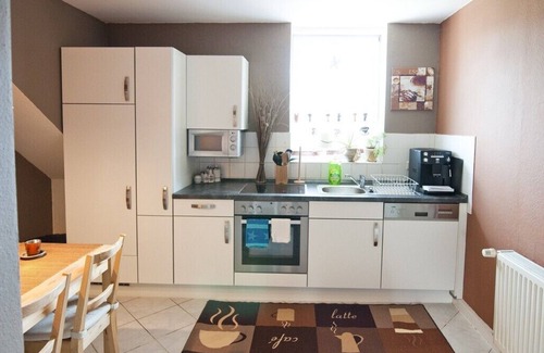 Hoenow House | 90m2 apartment Berlin sightseeing, country, nature, horse riding & pets welcome