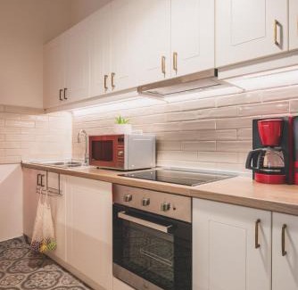 Omonia Apartment | 90m2 Luxury Apartment in the Heart of Athens - Living Stone Sunstone