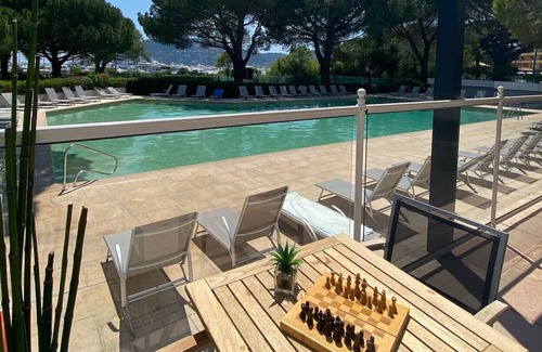 Mandelieu-la-Napoule Beach Apartment | 90m2 w/ beach and pool private