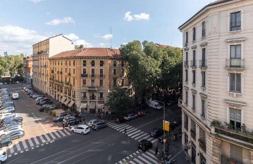 Magenta Apartment | 91 m² Apartment ∙ 2 bedrooms ∙ 5 guests