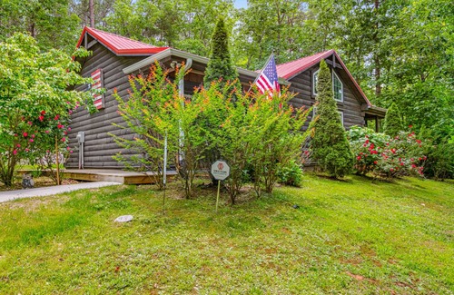 Lake Lure Cabin | 91 m² Cabin ∙ 2 bedrooms ∙ 5 guests