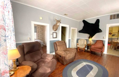Brevort Cabin | 91 m² Cabin ∙ 2 bedrooms ∙ 4 guests