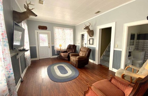 Brevort Cabin | 91 m² Cabin ∙ 2 bedrooms ∙ 4 guests