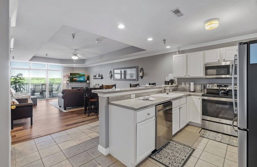 Osage Beach Condo | 9108 Towers! Quiet! Elevators, indoor pool. Oct-May Travel Nurses welcome!