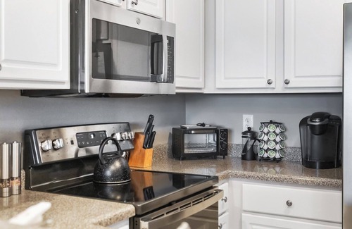 Osage Beach Condo | 9108 Towers! Quiet! Elevators, indoor pool. Oct-May Travel Nurses welcome!