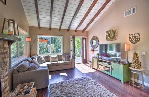 Lake Arrowhead Cottage | 92 m² Cabin ∙ 2 bedrooms ∙ 5 guests