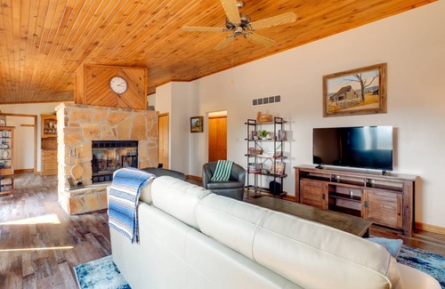 Bixby Cottage | 92 m² Cabin ∙ 2 bedrooms ∙ 4 guests