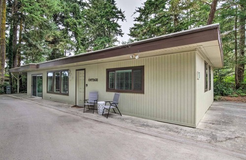 Coos Bay Cottage | 92 m² Cabin ∙ 2 bedrooms ∙ 7 guests