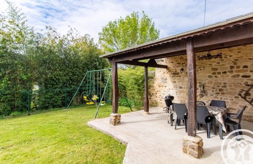 Saint-Georges-sur-Layon Cottage | 92 m² Cabin ∙ 2 bedrooms ∙ 5 guests