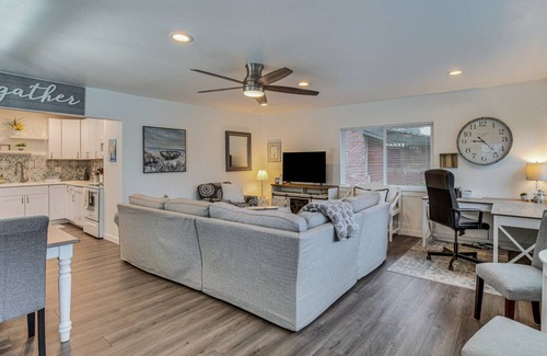 Fort Lewis House | 92 m² House ∙ 2 bedrooms ∙ 4 guests