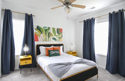 Orange Park Apartment | 9203- 2 Bed Sleeps 6-Pool-Gym-Pet-EV
