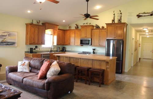 Port Mansfield House | 922 Mansfield - Beautiful & Spacious!