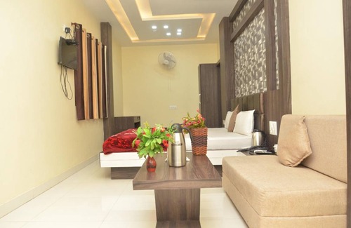 Deoghar Hotel | 929 m² Hotel ∙ 4 guests