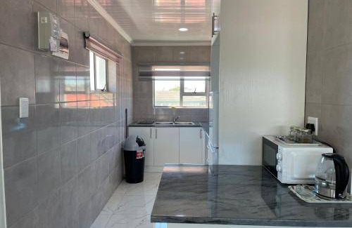 Grassy Park Apartment | 93 m² Apartment ∙ 3 bedrooms ∙ 6 guests