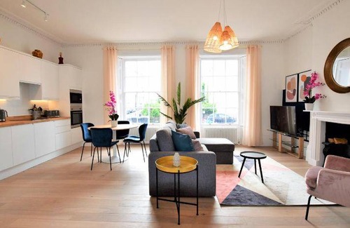Clifton Apartment | 93 m² Apartment ∙ 2 bedrooms ∙ 6 guests