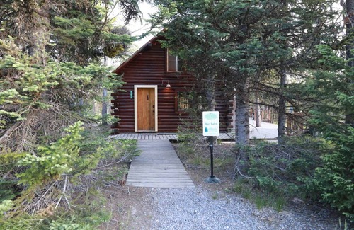 Island Park Cabin | 93 m² Cabin ∙ 2 bedrooms ∙ 7 guests