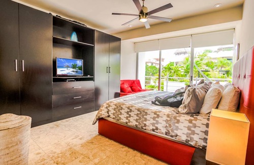 Downtown Condo | 93 m² Condo ∙ 2 bedrooms ∙ 5 guests
