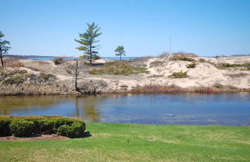 Glen Arbor Condo | 93 m² Condo ∙ 2 bedrooms ∙ 6 guests