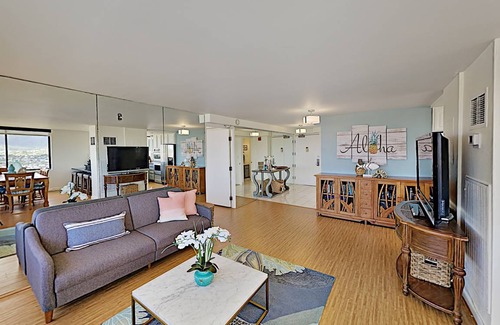 McCully - Moiliili Condo | 93 m² Condo ∙ 2 bedrooms ∙ 8 guests