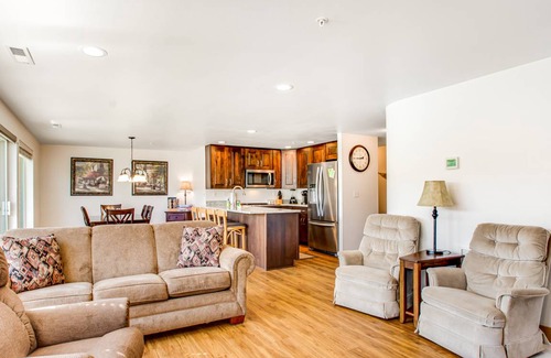 Chelan Condo | 93 m² Condo ∙ 2 bedrooms ∙ 6 guests