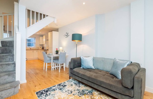 Bath House | 93 m² House ∙ 2 bedrooms ∙ 3 guests