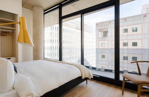 Downtown Montreal Apartment | 93 m² Serviced apartment ∙ 3 bedrooms ∙ 11 guests