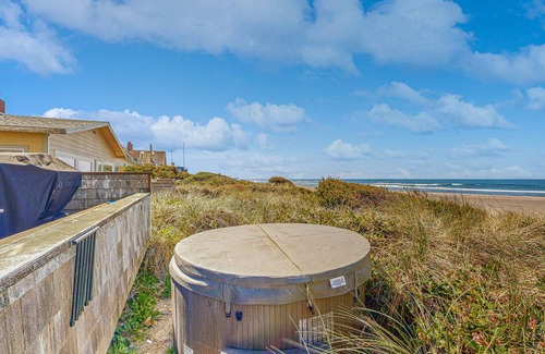 Rockaway Beach Cottage | 94 m² Cabin ∙ 2 bedrooms ∙ 6 guests