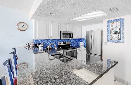 Crescent Beach Condo | 94 m² Condo ∙ 2 bedrooms ∙ 8 guests