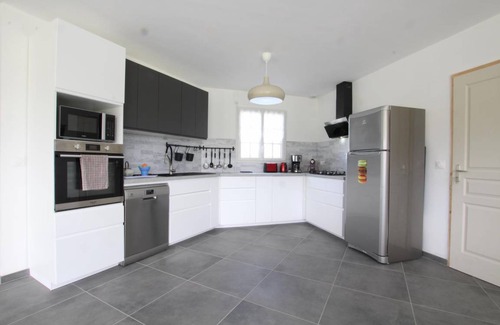 Pirou House | 94 m² Gîte ∙ 3 bedrooms ∙ 6 guests