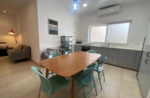 Tower Road Apartment | 95 m² Apartment ∙ 2 bedrooms ∙ 6 guests